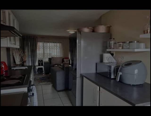 2 BEDROOM APARTMENT FOR SALE IN NEWLANDS EAST